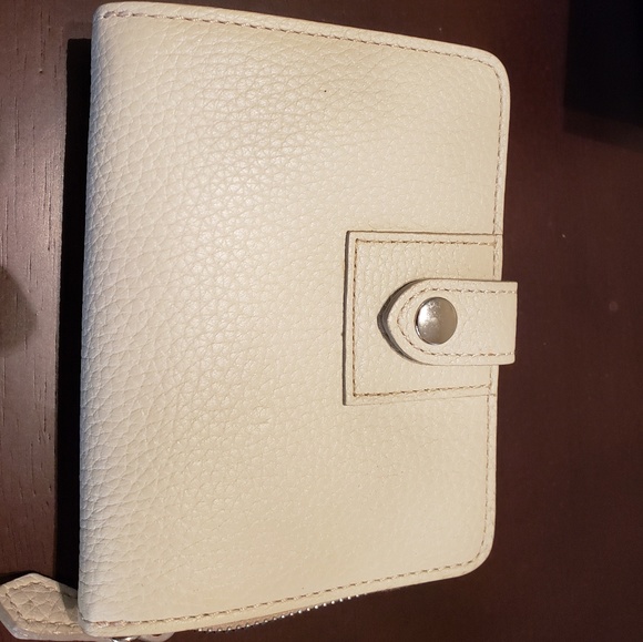 Dooney & Bourke All Weather Leather Wallet - Picture 2 of 5